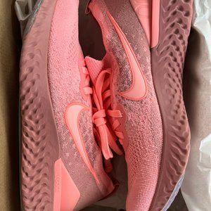 Nike BRAND NEW Epic React Flynit 2